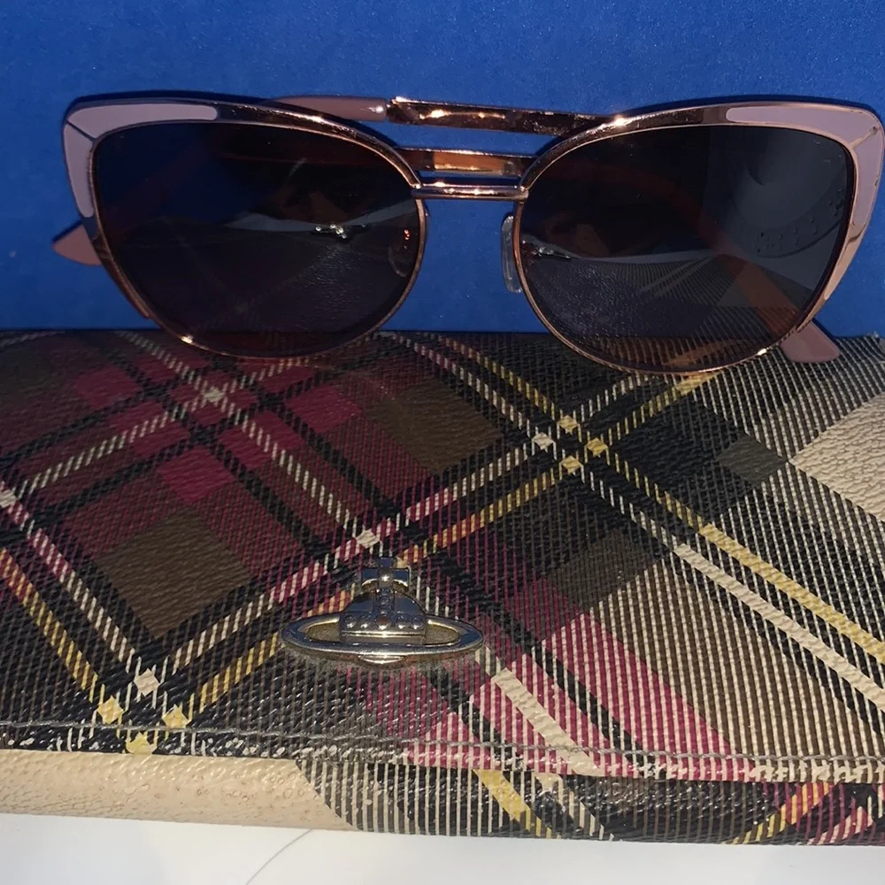 Oscar‎ De La Renta Cat Eye Sunglasses